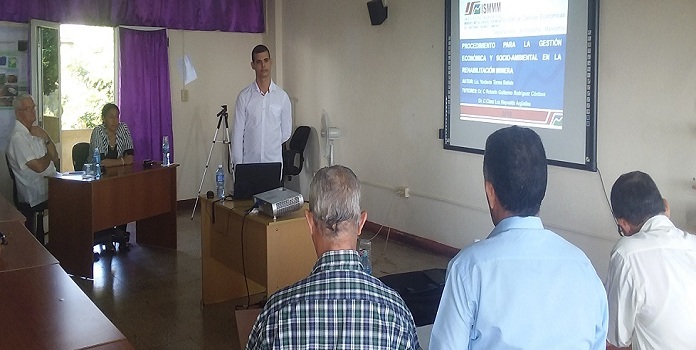 Primera Defensa de Tesis de la II Edición de la Maestría en Desarrollo Sustentable en la actividad minero-metalúrgica Publicado por: comunicacion